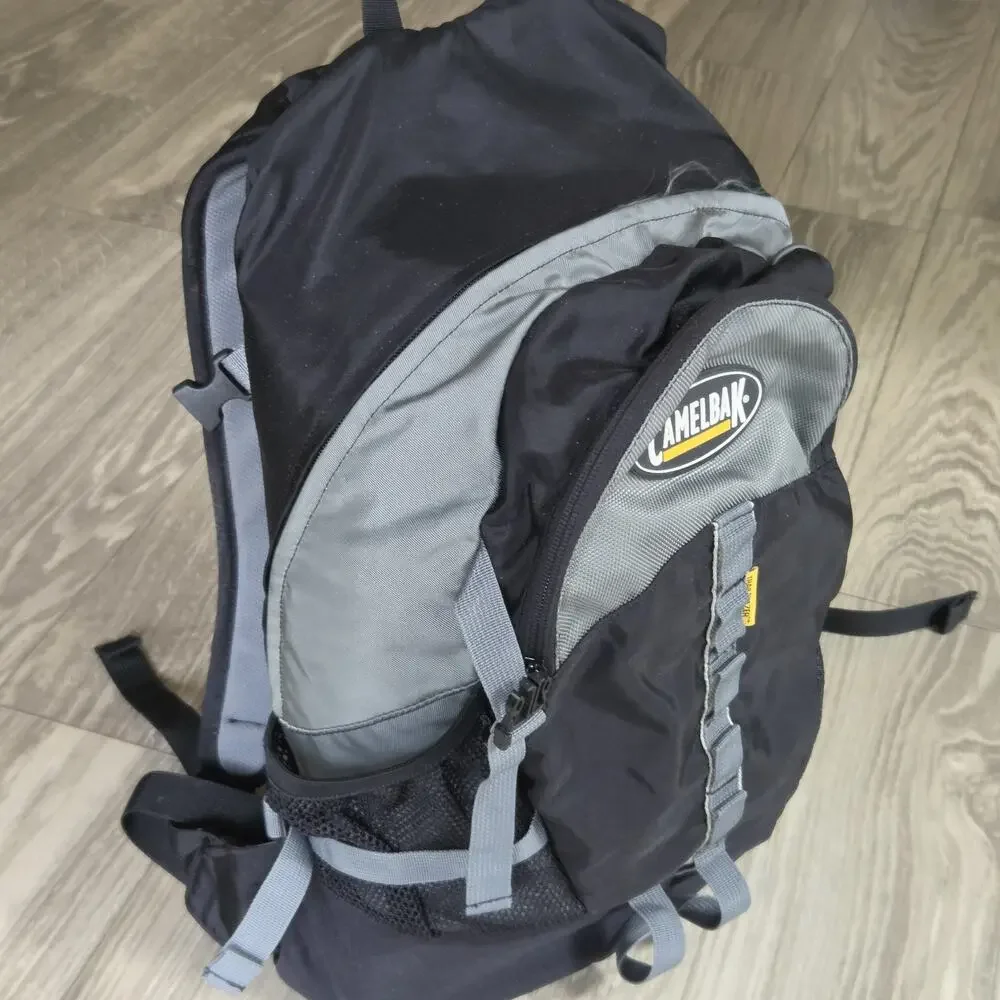 CamelBak Trailblazer Hydration Backpack Reservoir Hiking Biking Outdoor Pack